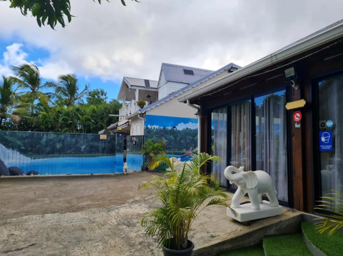 Bungalow Charmant A Le Moule Avec Piscine Et Jardin Guadeloupe