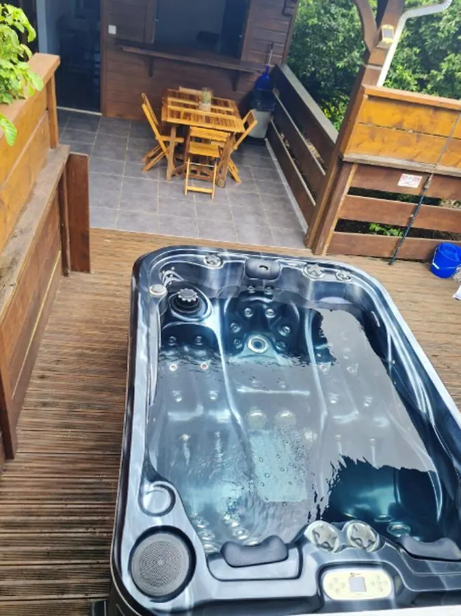Bungalow Charmant A Le Moule Avec Piscine Et Jardin Guadeloupe